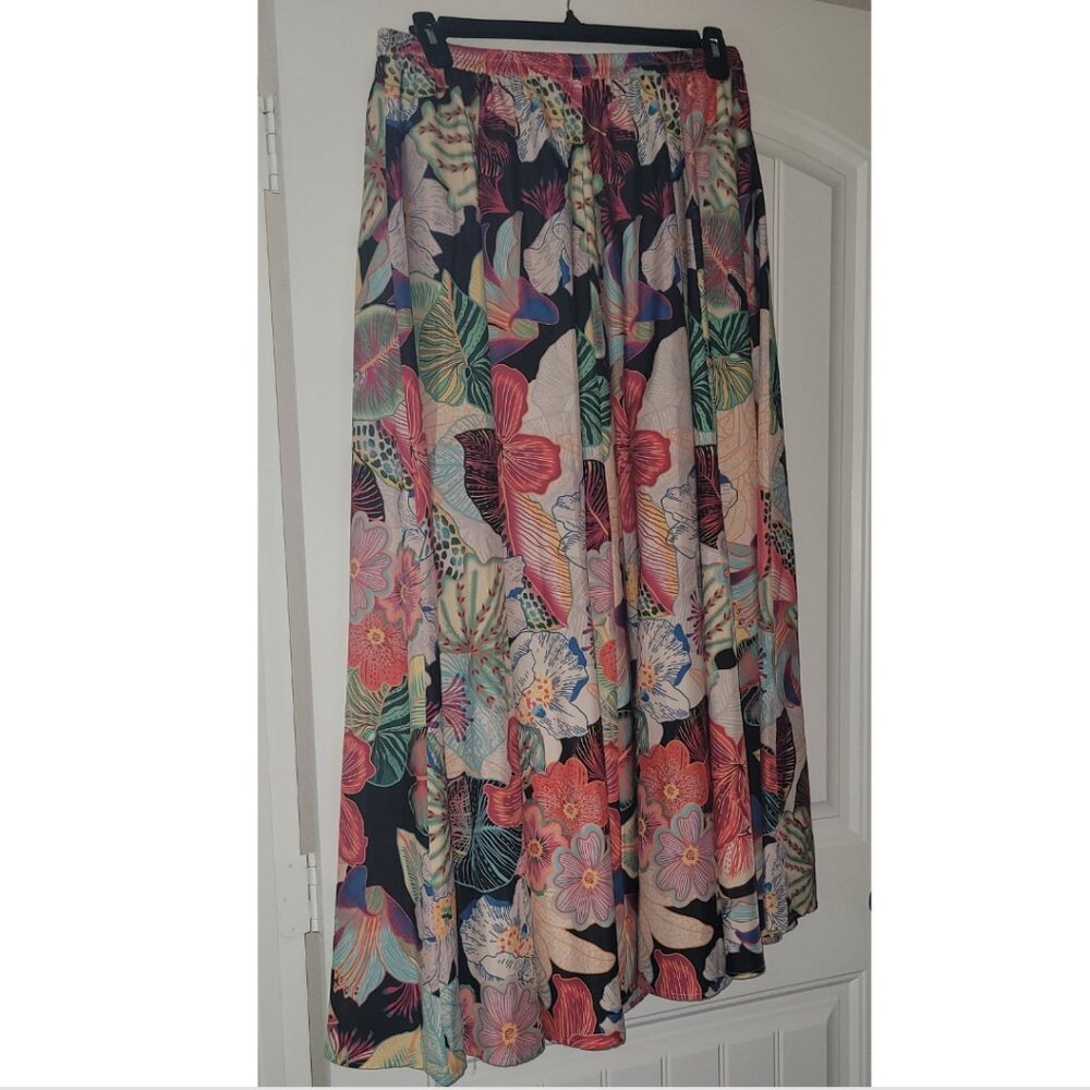 Christian Siriano Flowy skirt